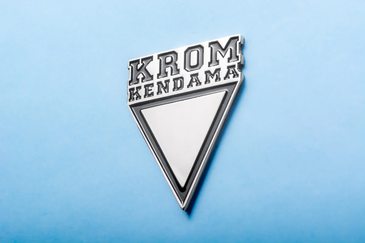 TRIANGULAR METAL PIN - Image 4